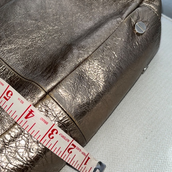 Kenneth Cole XL tote bag in burnished gold leather, w. brushed nickel hardware - Picture 15 of 16